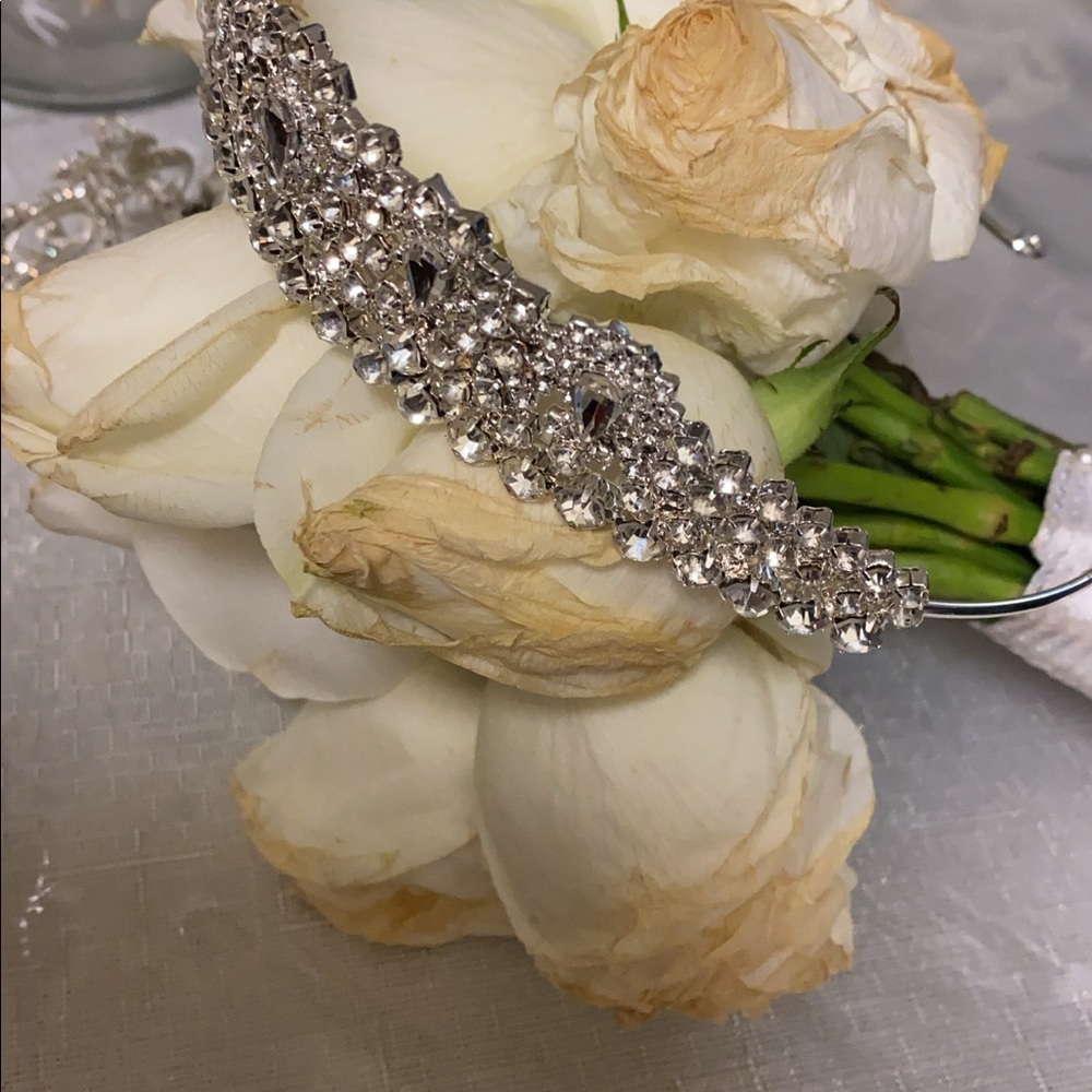 Crown - Picture 4 of 4